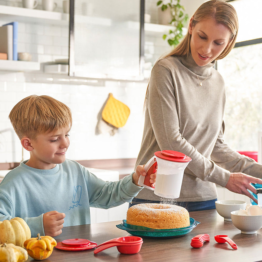 Tupper Ware Tupperware® Sift ’N Store | Sifter and Storage Container, 8.8 oz / 250 g