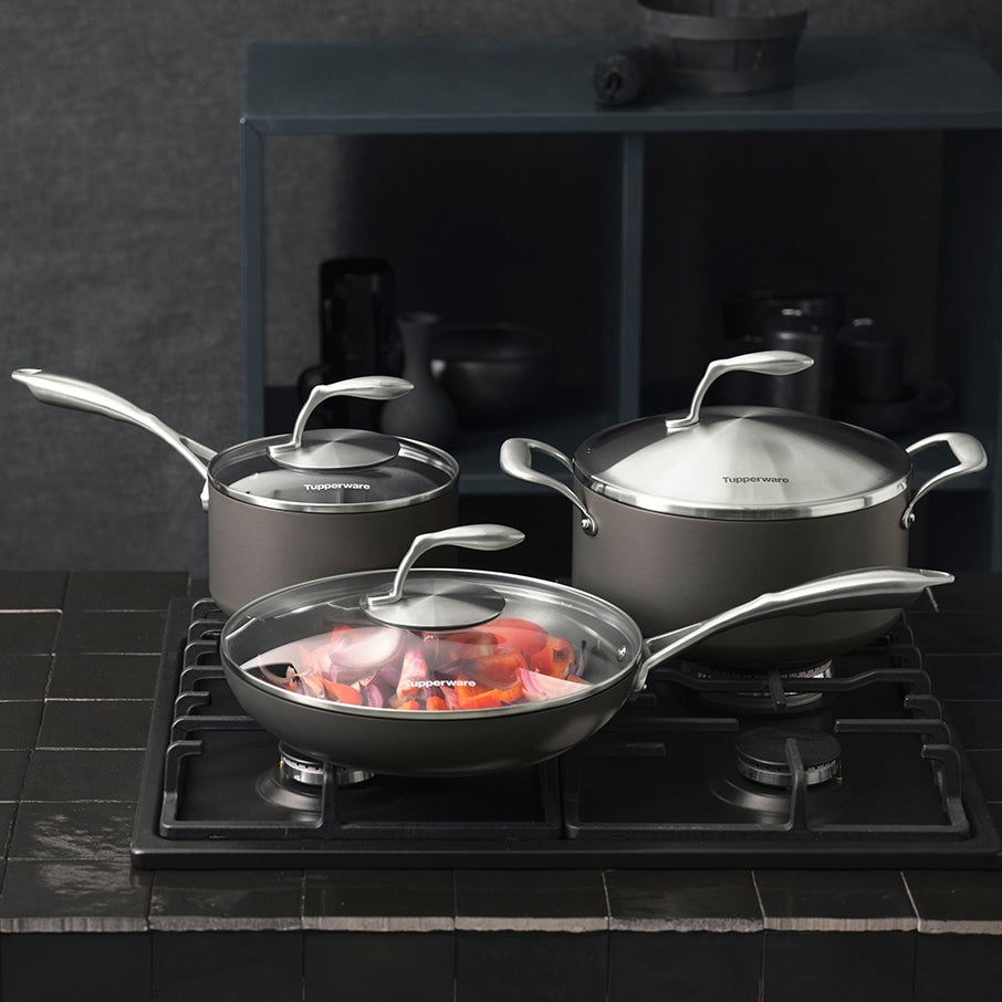 Tupper Ware Chef Series II Saucepan with Glass Cover | 2.6 qt / 2.5 L