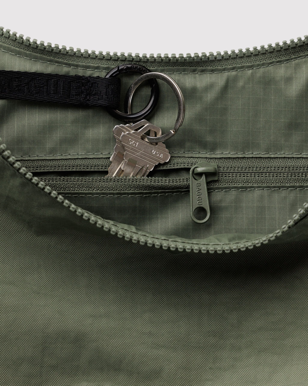 Baggu Medium Nylon Crescent Bag