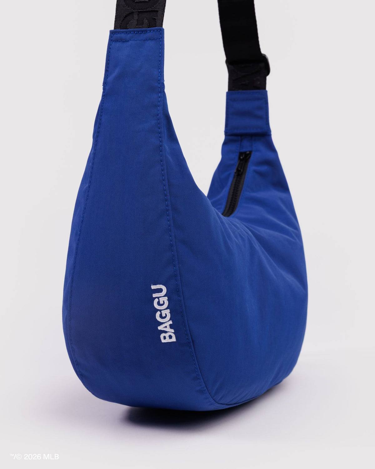 Baggu Medium Nylon Crescent Bag