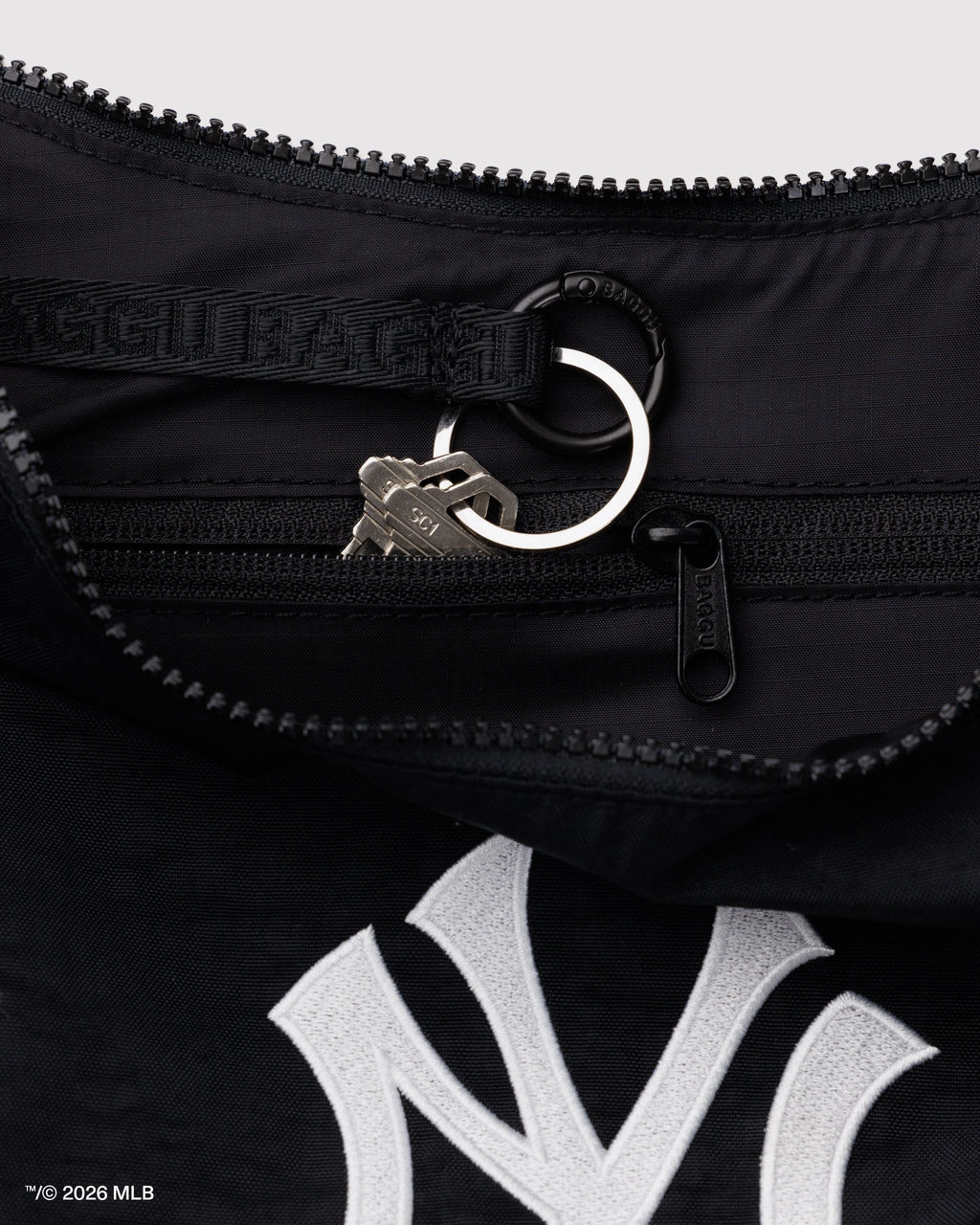 Baggu Medium Nylon Crescent Bag