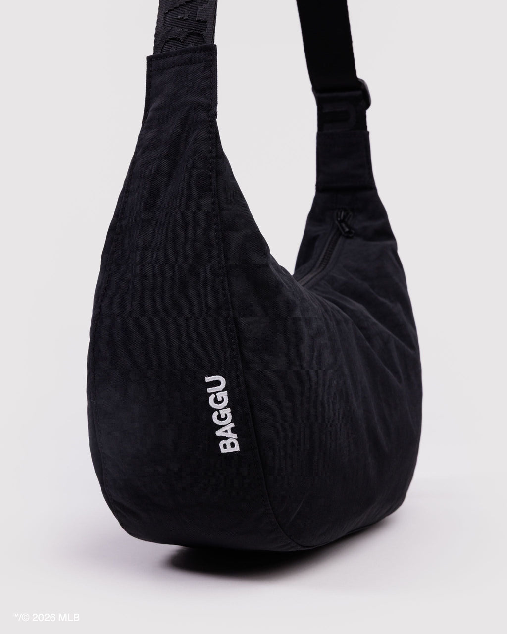 Baggu Medium Nylon Crescent Bag